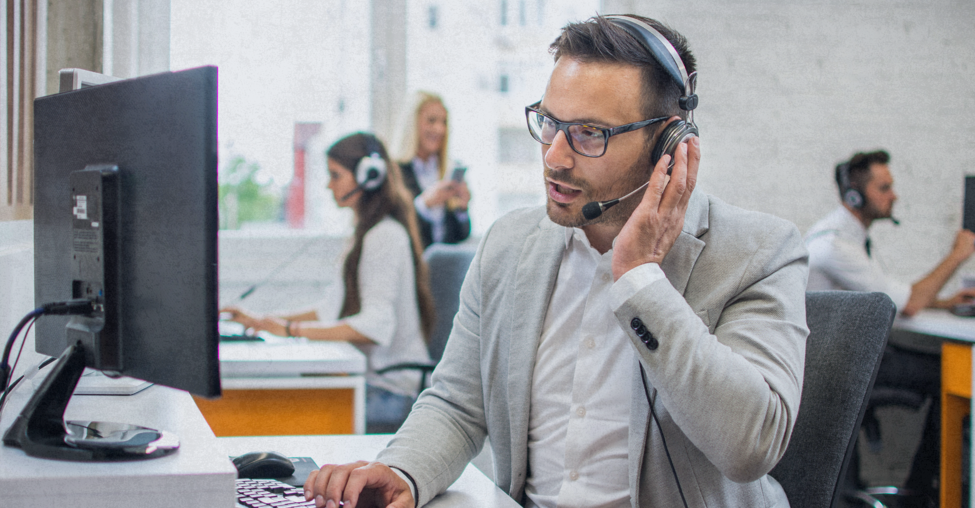 Tecnologia inteligente<br>para empresas que<br>não podem parar.