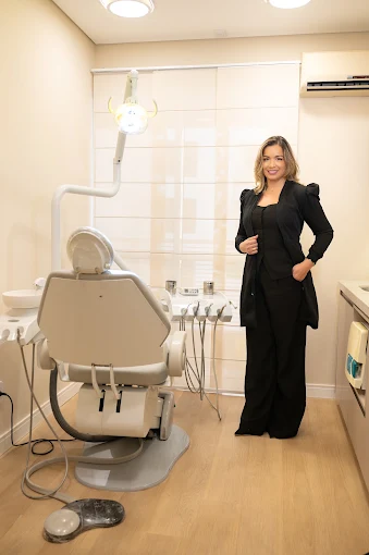 Ortodontista em Aracaju, SE, com foco em estética e visagismo