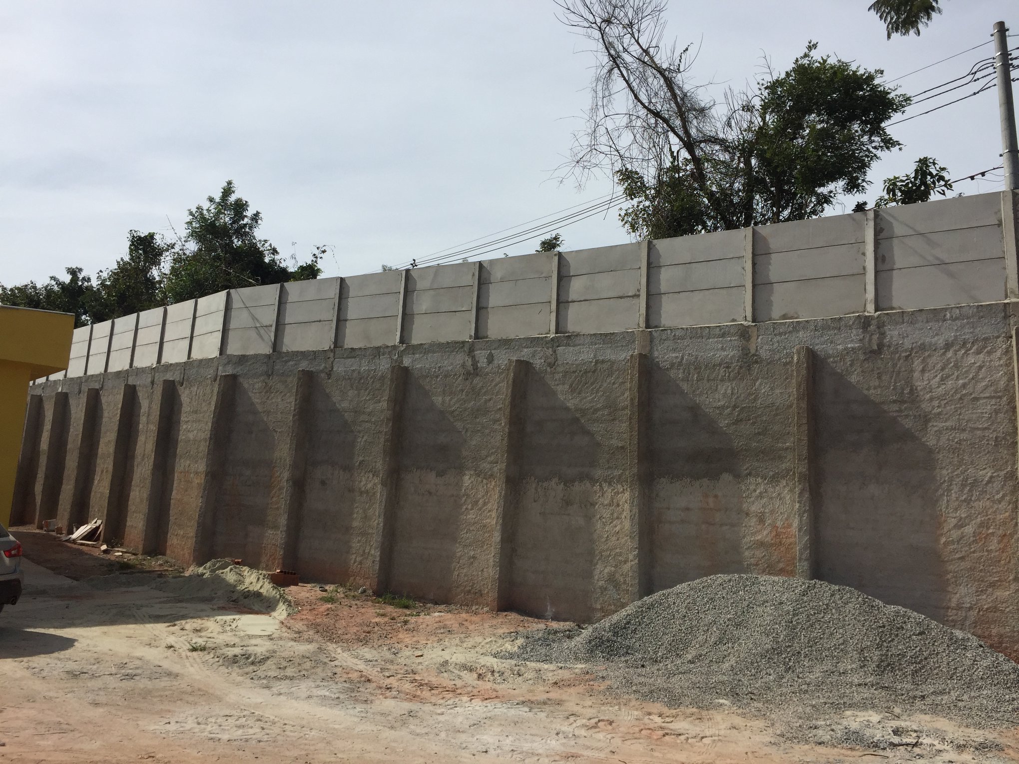 Projeto Finalizado: Muro de Placas Modelo Liso em Atibaia, SP ...