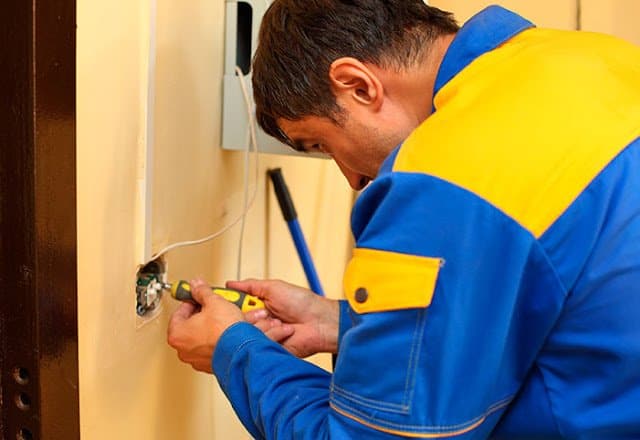 dicas-sobre-como-contratar-um-eletricista