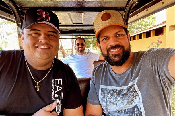 dono-do-restaurante-fino-corte-prepara-shawarma-para-cantor-sertanejo-sorocaba-60994098cfab0