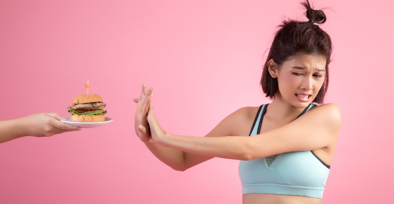 nutricionista-e-personal-trainer-sol-meneghini-aponta-os-riscos-de-jejum-de-mayra-cardi-para-o-organismo-2501