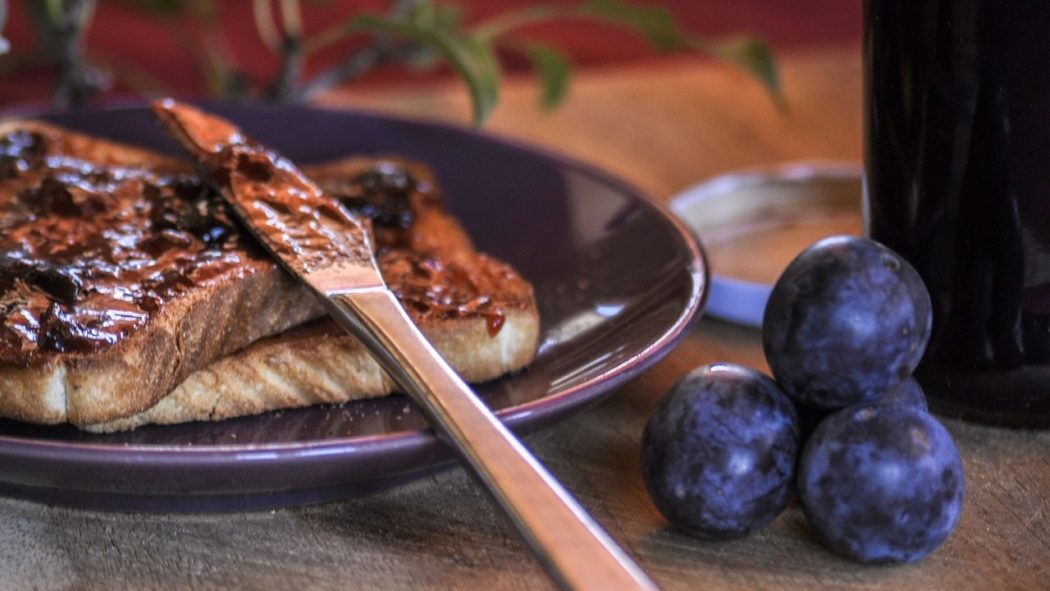 geleia-de-ameixa-pixabay-1050x591