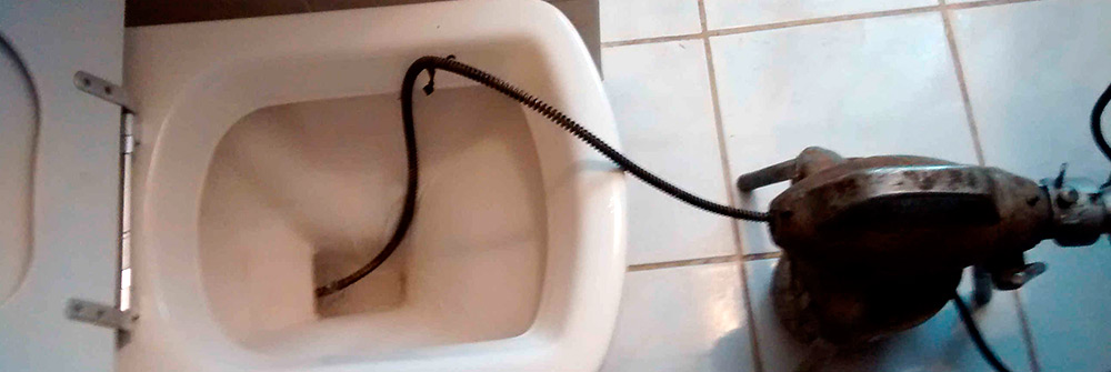 suprematec-desentupidora-servico-desentupimento-de-vazo-sanitario