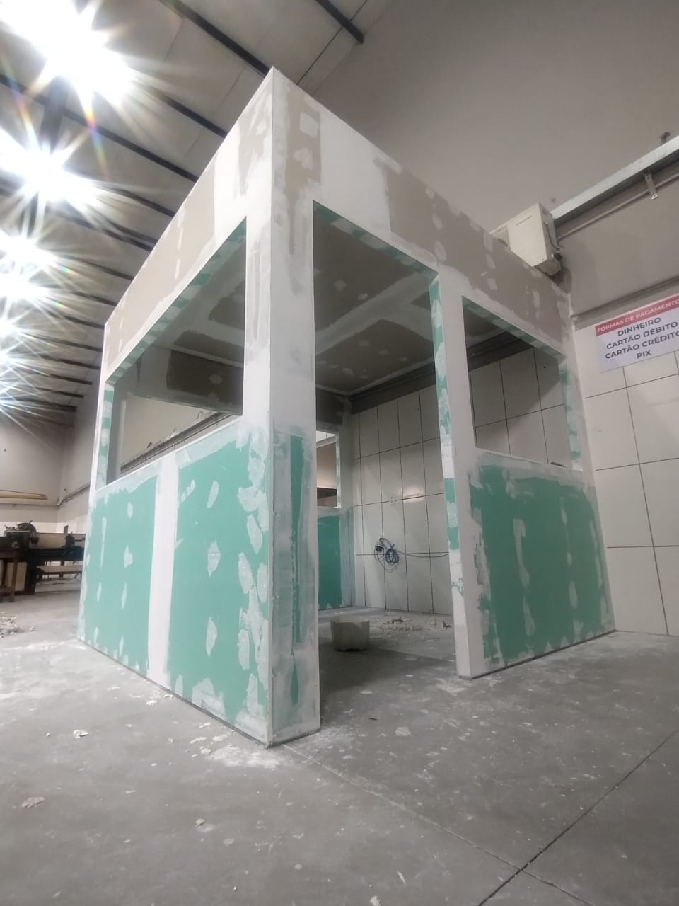 Comodo em Acartonado