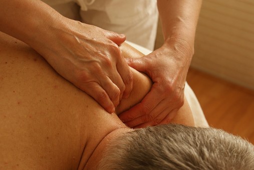 Massoterapia (2) Massoterapia (2)