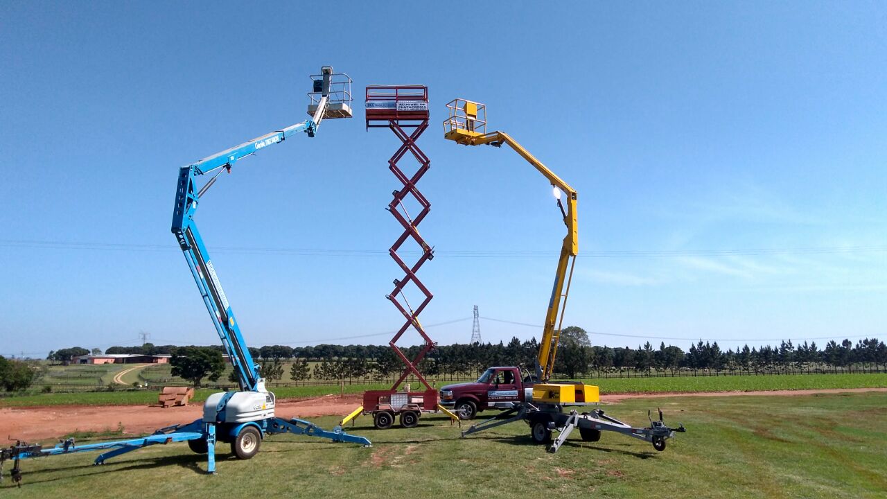 Algumas de nossas plataformas que alcançam até 17 metros
