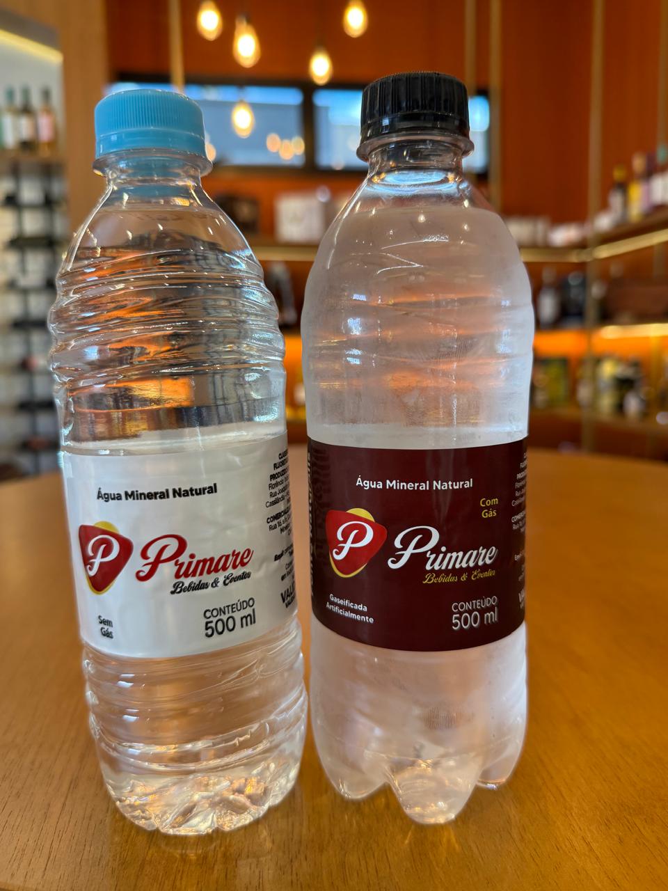 agua com gas e sem gas 